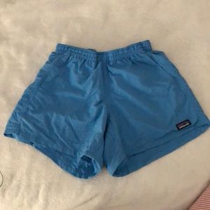 Patagonia women’s baggies 3 1/2”